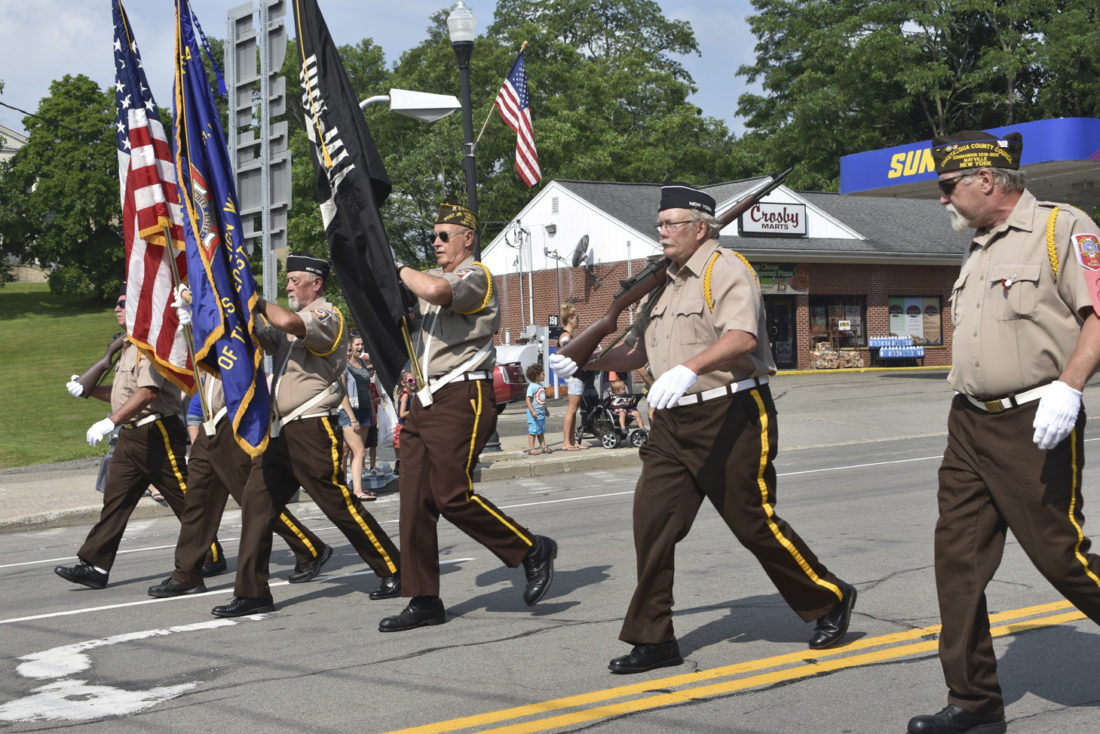 Mayville parade attracts hundreds News, Sports, Jobs Observer Today